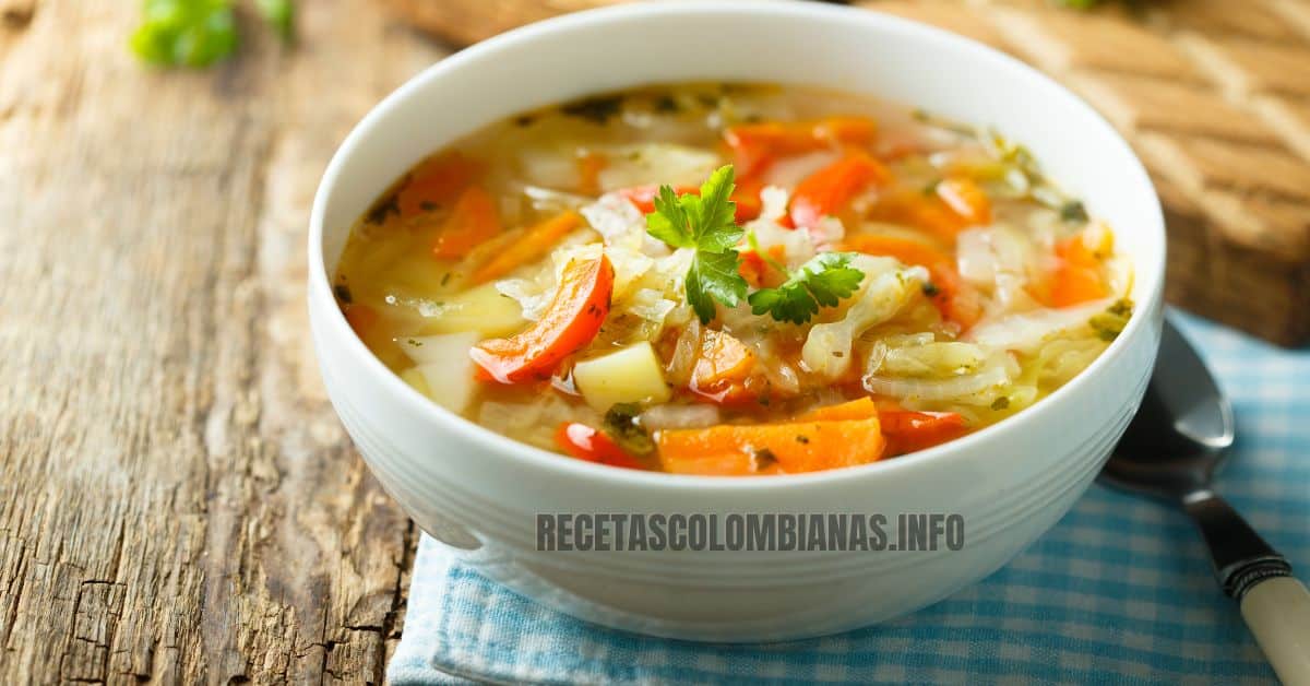 sopa de verduras colombiana